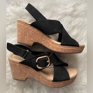 New! Clarks Black and Tan Wedge Sandals